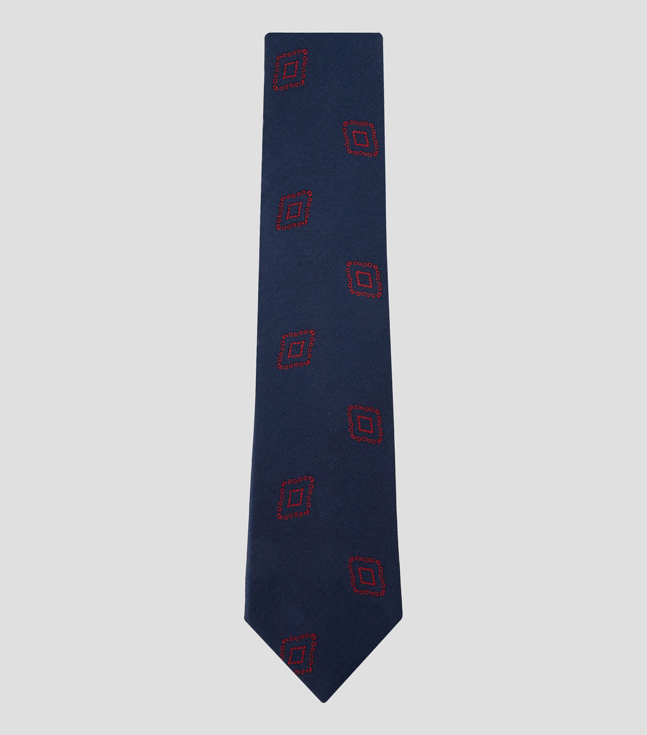 Corbata ancha bordada